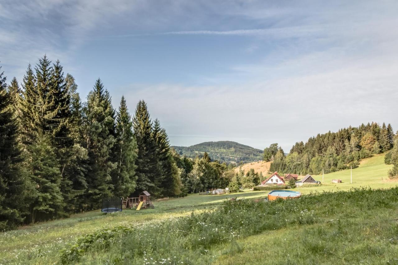 Ski, Hike & Bike Apartman Рокицани Экстерьер фото